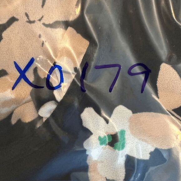 Karl Lagerfeld Paris Black Floral Button-Up Blouse Trumpet Sleeve Size Small - Picture 11 of 11